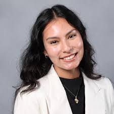 Elizabeth Alicea's Instagram, Twitter & Facebook