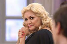 La bomba tucumana y esmeralda mitre cantaron el hit la pollera amarilla. Gladys La Bomba Tucumana Contracted Coronavirus Memes Random