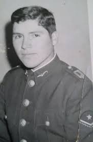 Buenas tardes. Mando foto de mi hermano. Jorge Robinson Guajardo Quezada.  Cumplió su Servicio Militar en el Grupo N° 2 Artillería Quintero Ala N° 2,  Cabo de Reserva año 1967". Gentileza de