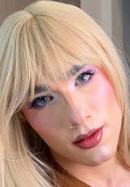 Transform Yourself with Makeup: A Glam Journey