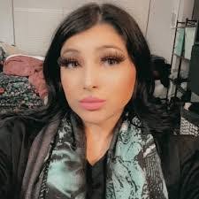 Jasmine Decker's Instagram, Twitter & Facebook