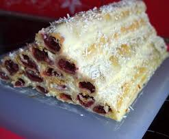 Russische Torte Monastirskaja Isba Kirschrohrchen Mit Creme Fraiche Creme Rezept Russische Torten Kuchen Und Torten Rezepte Russische Rezepte Backen