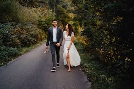 Hochzeitssuite, ideal für hochzeiten vor ort, romantische idylle perfekt für honeymooner, liebevoll eingerichtete zimmer. Sommerhochzeit Auf Dem Schloss Eberstein Lisa Andi Photography