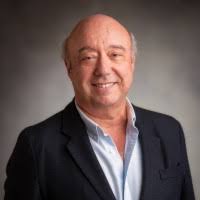 700+ perfiles de «Ángel Santos»