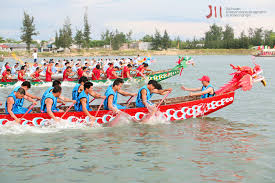 The dragon boat festival (duanwu festival, duānwǔ jié, double fifth, tuen ng jit) is a traditional holiday that commemorates the life and death of the famous chinese scholar qu yuan (chu yuan). What You Can Learn About Dragon Boat Festival While Interning In China Internships In China