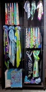 Pin By Shingora On Silk How To Display Silks In 2021 Scarf Display Fabric Shop Display Clothing Store Design
