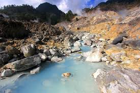 Kawah Ratu Gunung Salak: Daya Tarik, Rute, Harga Tiket Masuk