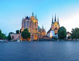 Bekannte erfurt sehenswürdigkeiten in sind der erfurter dom, severikirche, krämerbrücke, alte synagoge, zitadelle petersberg, mittelalterliche mikwe, egapark erfurt, thüringer zoopark erfurt. Stadtereise Erfurt Empfehlungen Und Vergleich 06 21 Travelspring