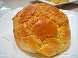 Located in the heart of hong kong central of victoria harbour in which locate looking at the iconic megatroplis hongkong island city landscape from the opposite is the hong kong space picked up a bolobao 菠蘿包 pineapple bun from kam fung cafe 茶餐廳in hk. åœ°æºæ²¹è è˜¿åŒ…äº‹ä»¶éžå¶ç„¶ æ–°å‚³ç¶²