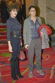 Some time ago eva grimaldi made a confession where she revealed that she had to do it secretly. Eva Grimaldi E Imma Battaglia Nessuno Napoli Fanpage It Facebook