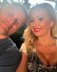 Andrea Mcmenamin's Instagram, Twitter & Facebook