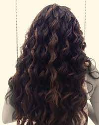 Pin By Seema Badrbigi On Just A Tangle Of Hair Hair Pale Skin Black Hair With Highlights Hair Highlights