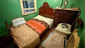 Visiting the Tenement Museum, one of our favorite NYC museums — The Empty  Nest Explorers