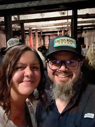 We had a fun trip Saturday night down to Hico for a concert, trying to  spend as much time as possible with Chey before we move her in to her dorm  this