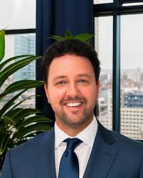 Daniel Strauss — Glassbridge