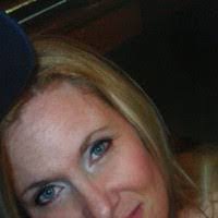 Lori Rodrigues's Instagram, Twitter & Facebook