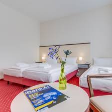 Get directions to berlin village inn. Come Inn Berlin Kurfurstendamm Berlin Bei Hrs Gunstig Buchen