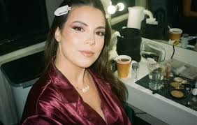 swipe for the only things she cares about 🎀