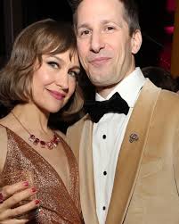 Bom final de semana, amiga. 🙇‍♀️ . . #andysamberg #thelonelyisland #b99  #jakeperalta