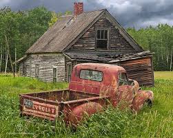 Think Of All The Things That Them Walls Have Seen Places That Truck Has Went Looks Just Like Montana Old Trucks Abandoned Farm Houses Old Barns