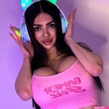 Basketball Liz Cambage - Her Nude Empire