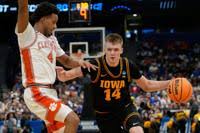 Iowa men’s basketball advances to Round of 32 with 67-61 win over 8-seed Clemson