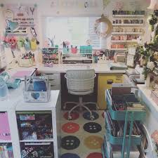 10 She Shed Ideen Das Gartenhaus Fur Die Frau Craft Shed Shed Interior Craft Room Office