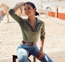 .посмотрите в instagram фото и видео angela aguilar fans (@angela__aguilar). Flirty Cowgirl Angela Aguilar Boasts In An Unexpected Photo Her Silhouette As A Holster With A Hat Top And Tight Pants Photo The Canadian