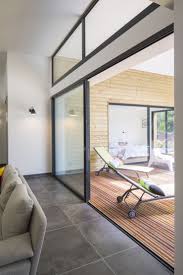 Une Villa Baignee De Lumiere En Symbiose Avec La Foret Landaise Menuiseries Aluminium Initial Photo Xavier Boymond Plan Maison Maison Moderne Et Projet Maison