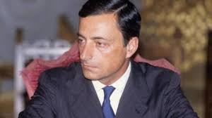 Ecb's lagarde hints at more stimulus in december. Mario Draghi Anche Per Ragioni Di Famiglia Come Noto La Madre Era Di Origine Ginevrina Nel Periodo