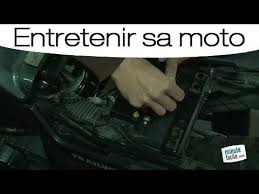 Entretien Moto Changer La Batterie Youtube