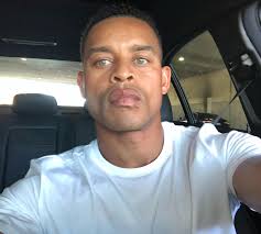 Robert Ri'chard (@therobertrichard) • Instagram photos and videos