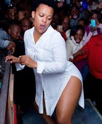 Video Zodwa Wabantu Jumps To Pen S Enlarging