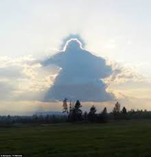 An angel right there in heaven': Clouds take shape in front of delighted  mother's eyes | Daily Mail Online