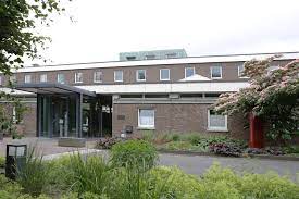 Auf einem 181 m² großen grundstück befinden sich die parkplätze. Bistum Essen Schliesst Kardinal Hengsbach Haus St Ludgerus