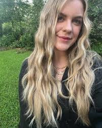 Kaitlin Oakes's Instagram, Twitter & Facebook