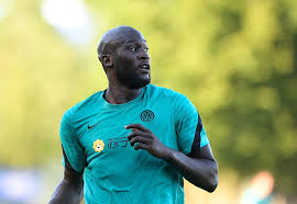 The guardian are reporting that chelsea are signing romelu lukaku instead of harry kane because they see the inter milan striker as 'more attainable' than the tottenham hotspur star. I Dcfo Zpyezm