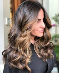 🇧🇷 (@romeufelipe) no Instagram: “Castanho iluminado #romeufelipe  #highlights #morena #balayage”