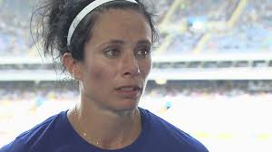 Jenn Suhr qualifies for Olympic pole vault final