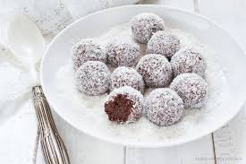 200 g di pasta di mandorle ( marzapane ). Palline Cocco Ricotta E Cacao Dolci Tartufini Veloci Senza Cottura