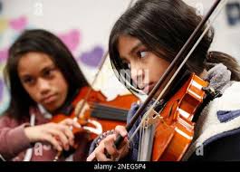 Keila Ambriz, (right)