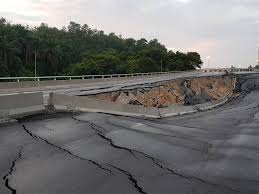 The west coast expressway is a privatisation project approved by the government to west coast. West Coast Expressway Collapses On Water Pipes Automacha