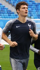 Uefa has contacted the french football federation to find out why france's benjamin pavard carried on playing against. Benjamin Pavard Steckbrief Promi Geburtstage De