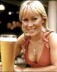 Dear Fans, If you're a huge fan of mine can I get a big YESS !!!!! ❤️