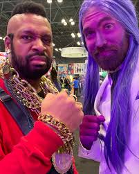 newyorkcomiccon day one photodump Not a lot of photos cause purple gloves  make phones hard 😅 but had a blast with my first facepaint cosplay! Thanks  to @sassgardianscosplay for doing my makeup