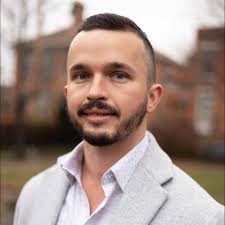 Jesse Mackenzie's Instagram, Twitter & Facebook