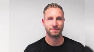 Riba Bedachungen bietet Dachsanierungen aus einer Hand an, vom Gerüstbau  bis zur Photovoltaik, auch in denkmalgeschützten Gebäuden.