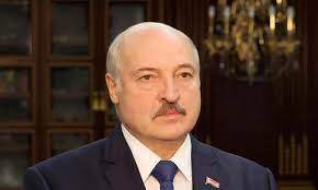 Drie witrussische vrouwen wisten op zondag 19 juli rond de 7.500 mensen in minsk bijeen te krijgen voor een politieke bijeenkomst in de aanloop naar de presidentsverkiezingen van 9 augustus. Uk Imposes Sanctions On Belarus President Alexander Lukashenko Alexander Lukashenko The Guardian