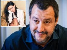Check out the latest pictures, photos and images of matteo salvini and francesca verdini. Salvini E Verdini Nozze In Arrivo Lei Beccata Con Un Anello Sospetto