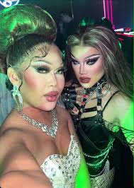 Hello all! I am happy to be here! I have 2 aspects to me, one is my King,  Diesel Blaze Haze-Desire, and the other is his twisted twin Xister, Iona  Dickson Haze-Desire.